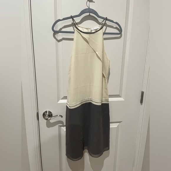 Dress - Picture 4 of 10